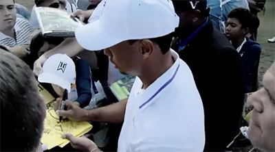 tigerwoods_signing